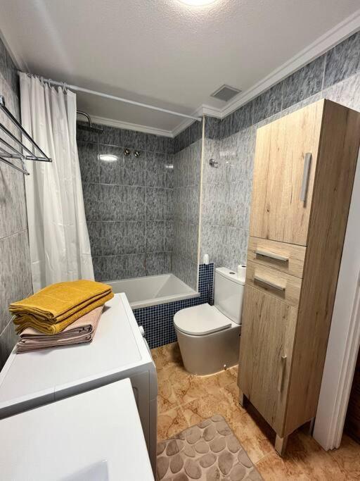 Cozy Apartment 5 Mins To Beach 또레비에하 외부 사진