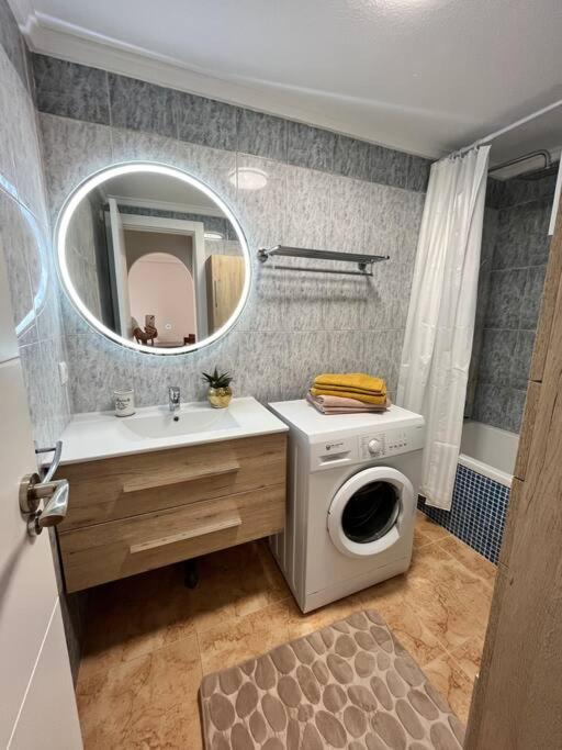 Cozy Apartment 5 Mins To Beach 또레비에하 외부 사진