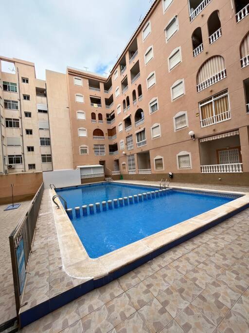 Cozy Apartment 5 Mins To Beach 또레비에하 외부 사진